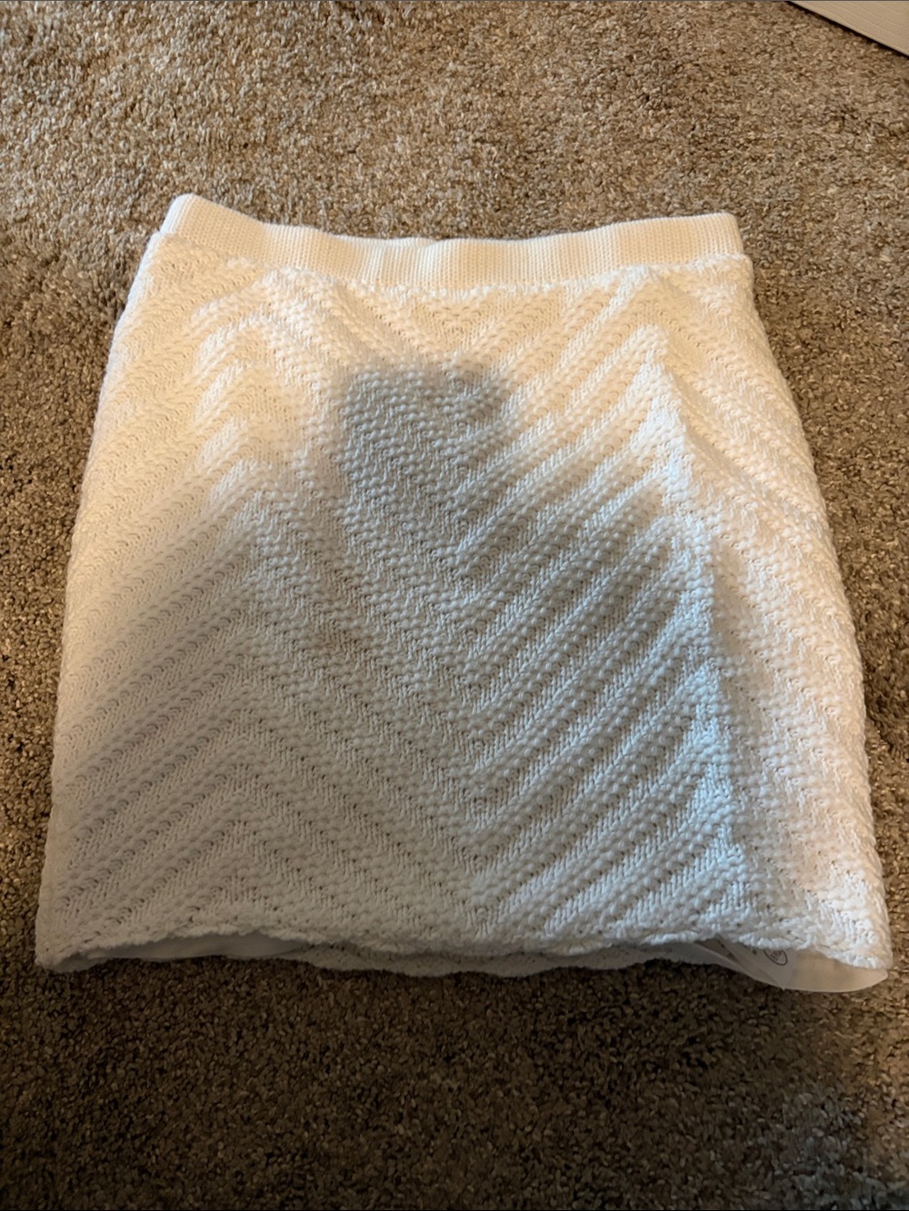 Hollister White Chevron Knit Mini Skirt